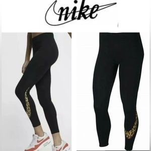Nike Sportswear Women’s Size Small Black Animal Print Logo‎ Leggings